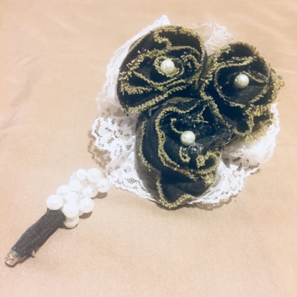 Multiple boutonnière/corsage combo